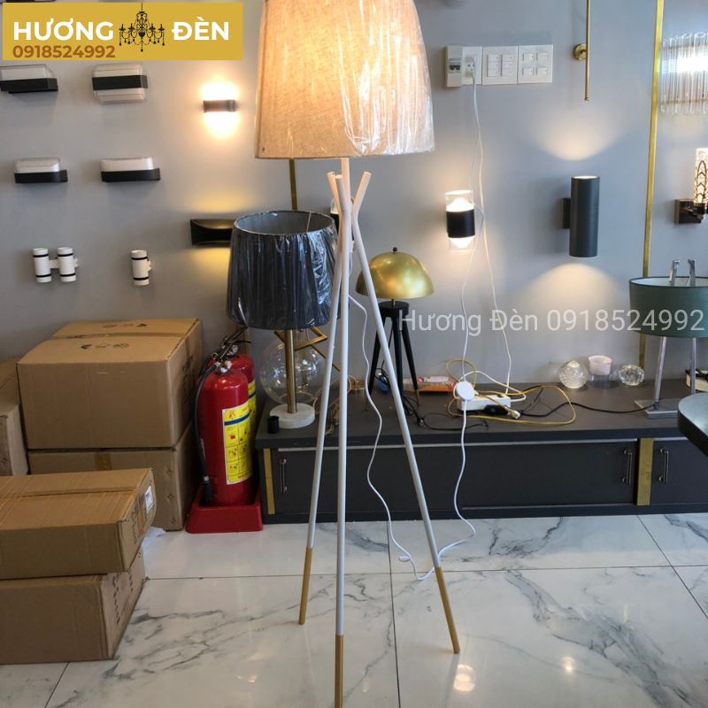 den-dung-chinh-hang-db3032-trang